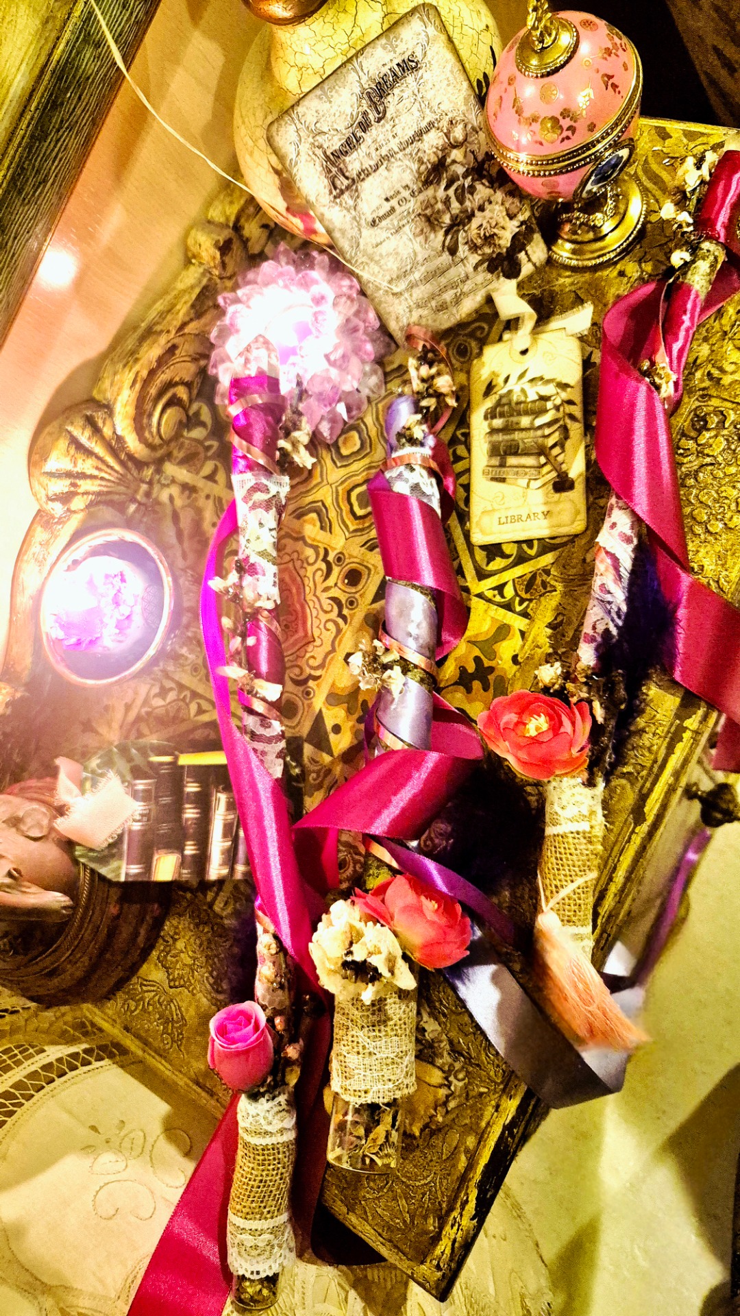 Varitas realizadas a mano en días portal.